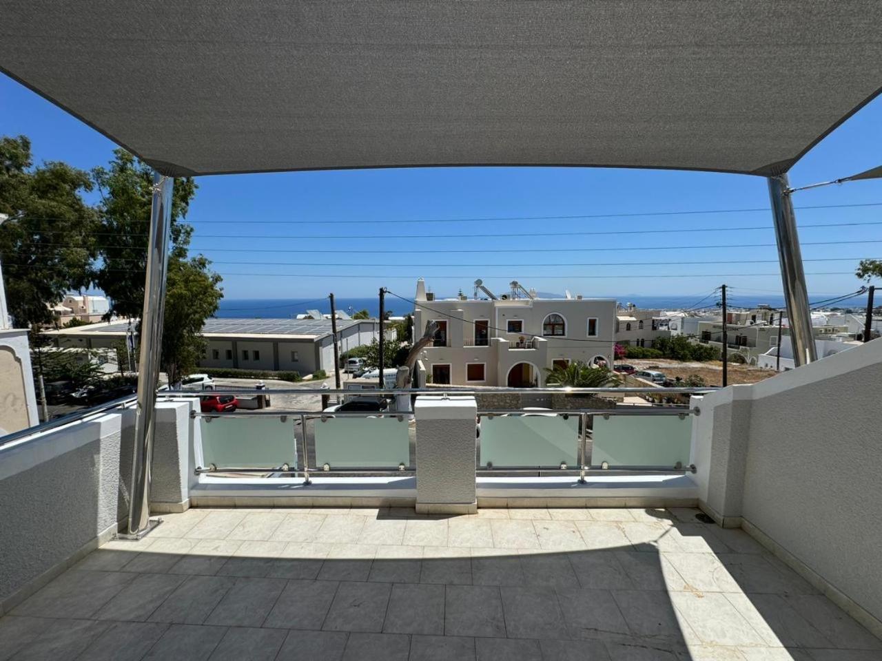 Gervi Apartment Fira (Santorini)