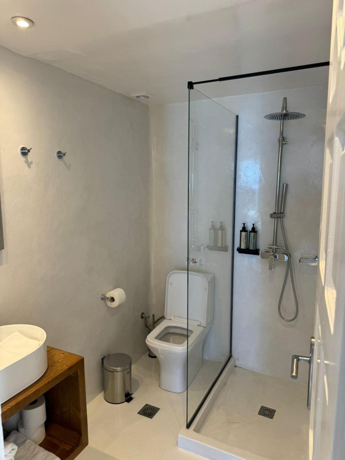 Gervi Apartment Fira (Santorini)